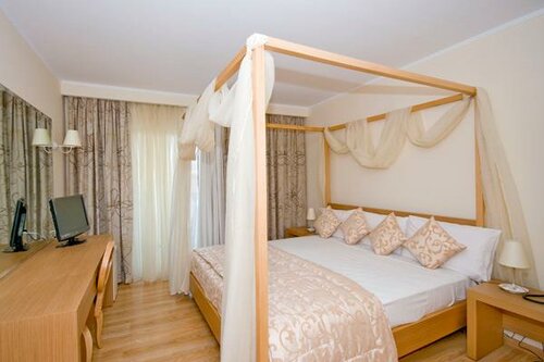 Внешний вид отеля Galaxy Beach Resort, Bw Premier Collection в Муниципальной единице Лаганасе, фото 1