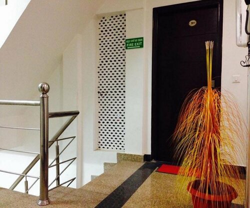 Гостиница Hotel Metro Plaza - New Delhi Railway Station в Дели