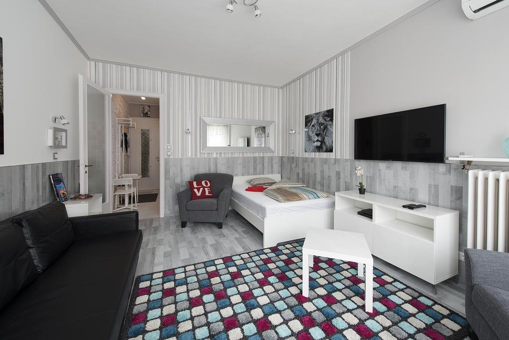 Фото Monroe Central Budapest