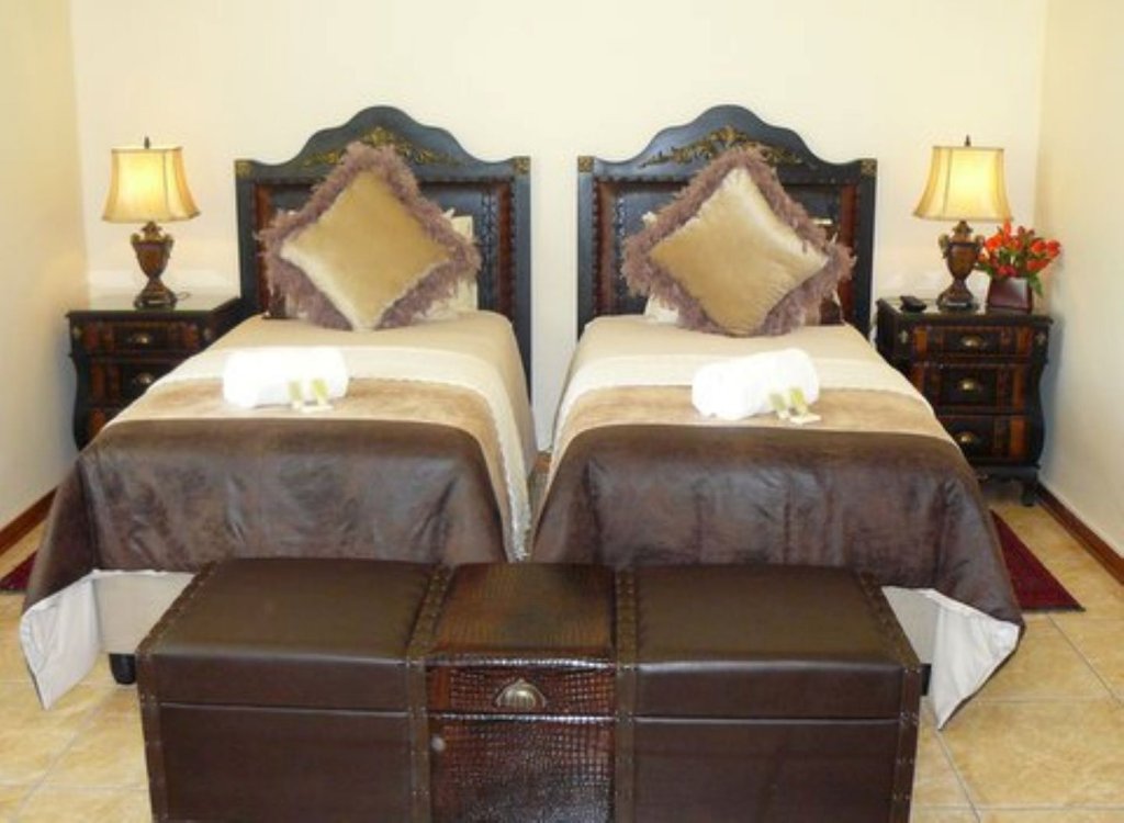 Фото Kimberley Manor Guesthouse