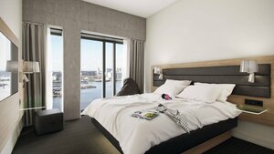Гостиница Moxy Amsterdam Houthavens