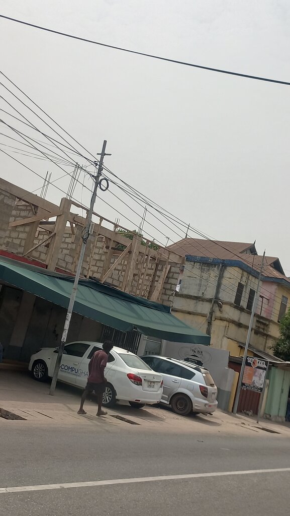 Hairdresser Tusker Grooming, Accra, photo