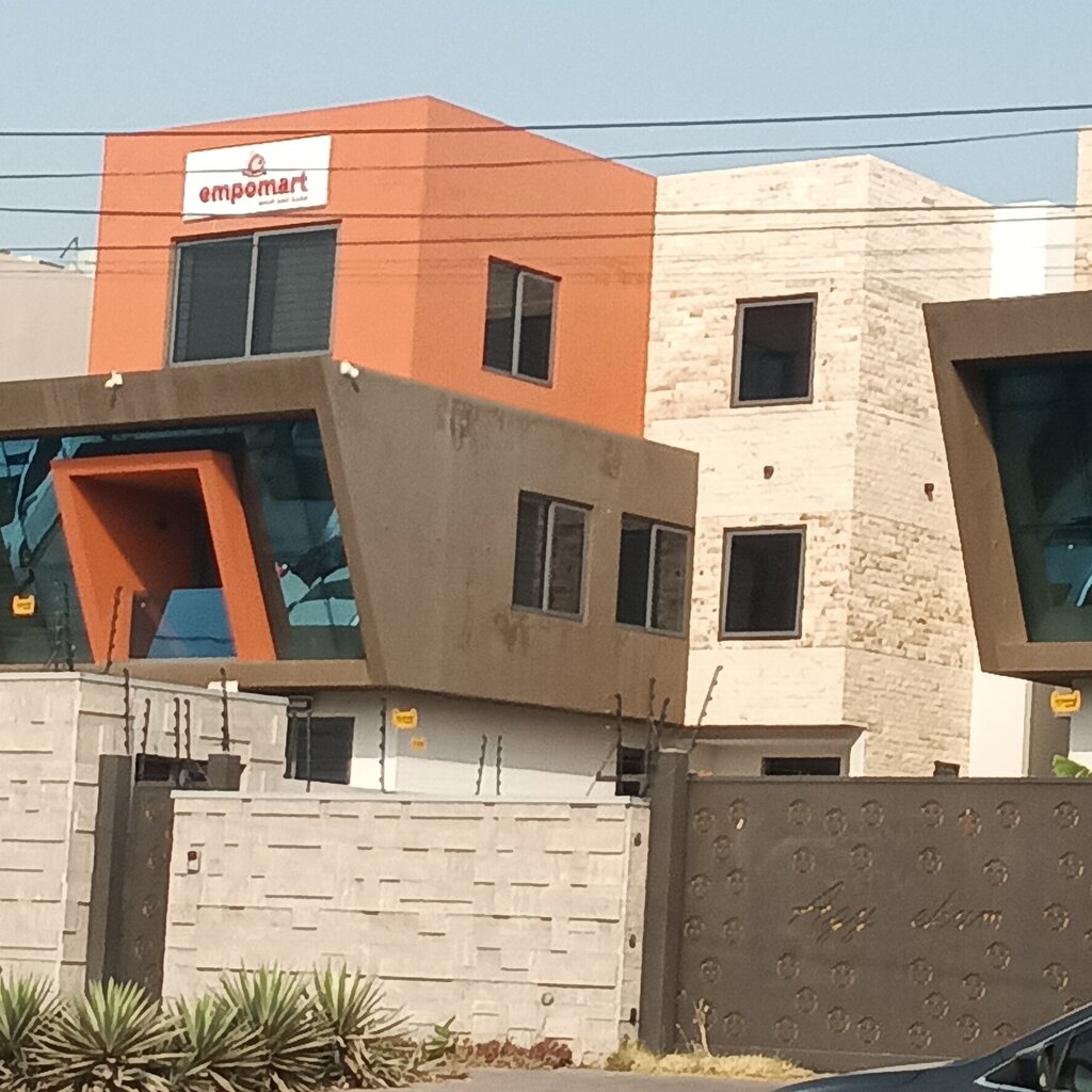 Electronics store Empomart, Accra, photo
