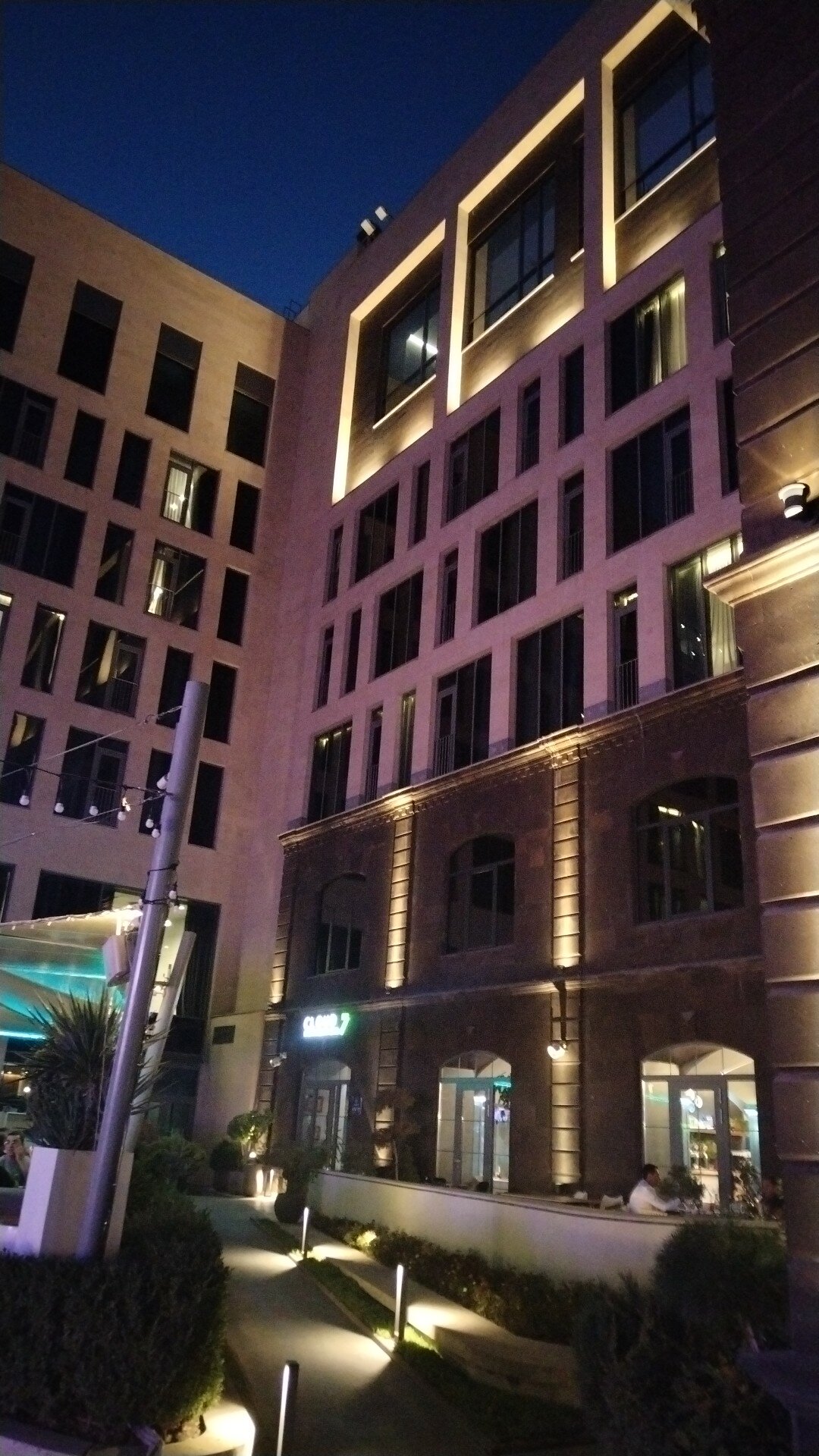 Фото Holiday Inn Yerevan Republic Square