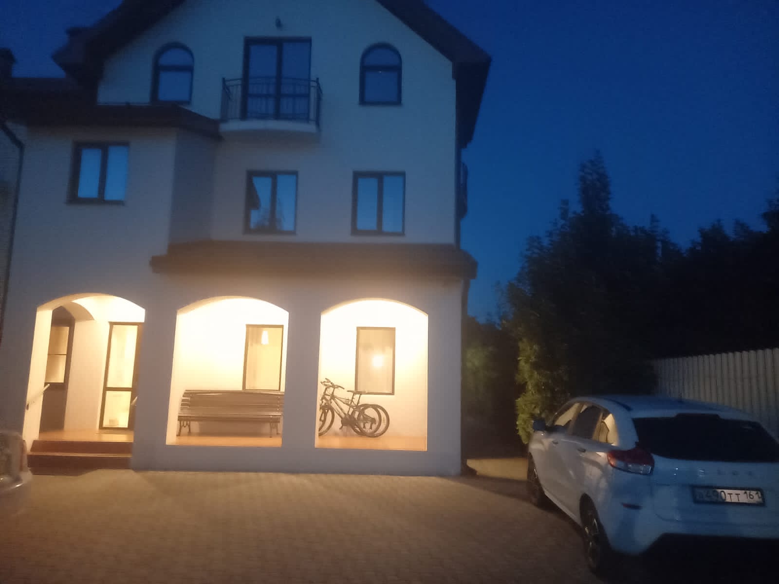 Фото Август