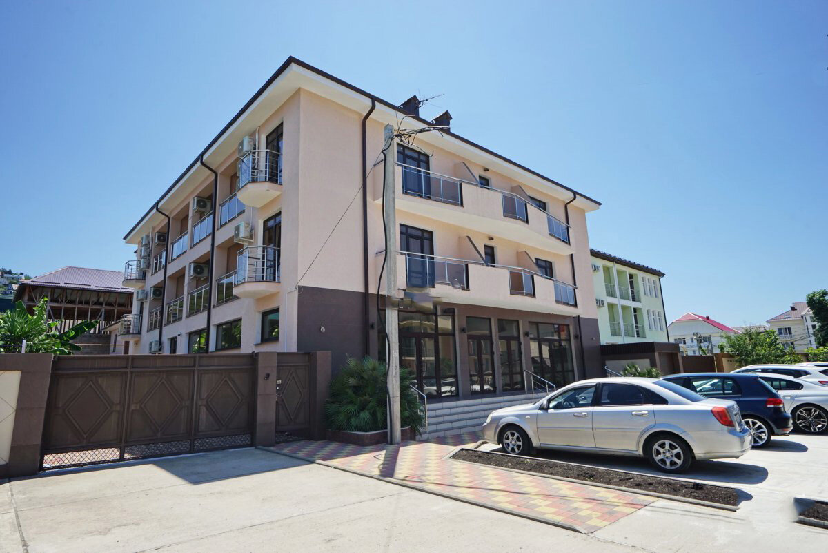 Фото отеля 2