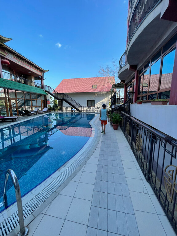 Фото Весёлый Хотэй