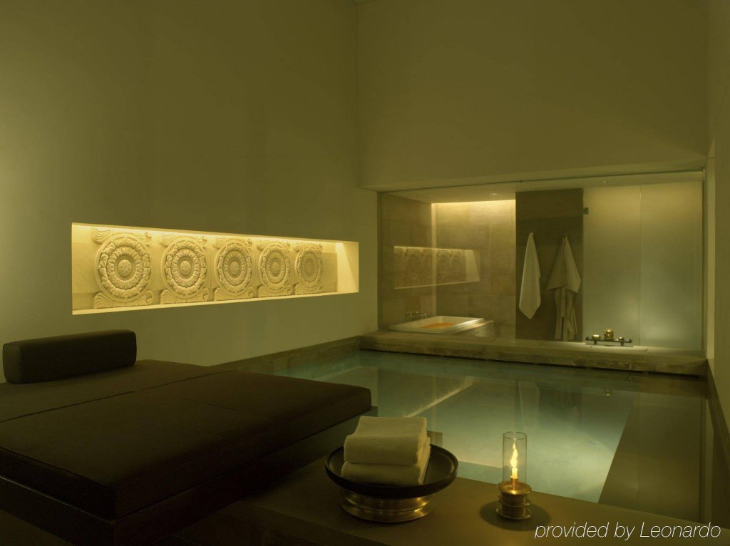 Фото The Lodhi Hotel