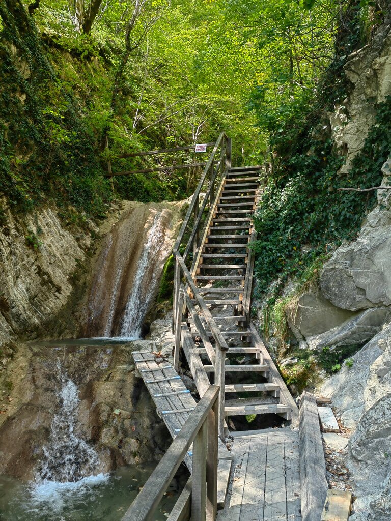 Waterfall Waterfall, Krasnodar Krai, photo