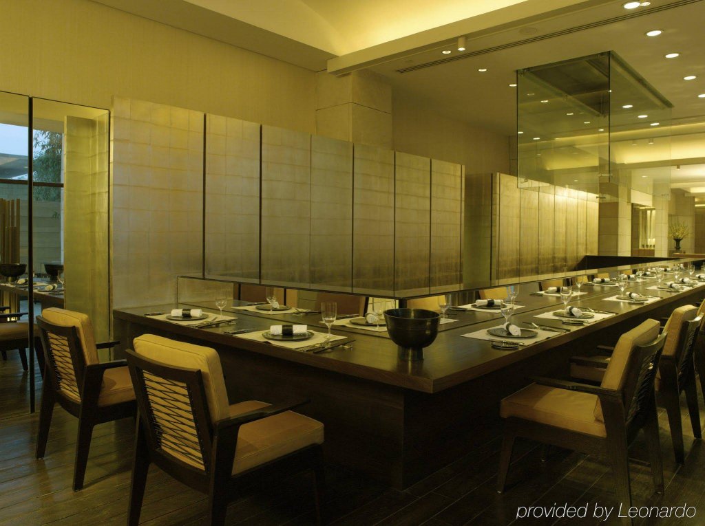 Фото The Lodhi Hotel