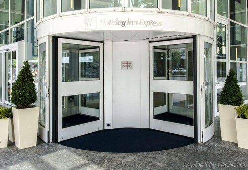 Внешний вид отеля Holiday Inn Express Rotterdam - Central Station в Роттердаме, фото 4