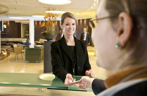 Фото Hotel Dorint An der Messe Koln