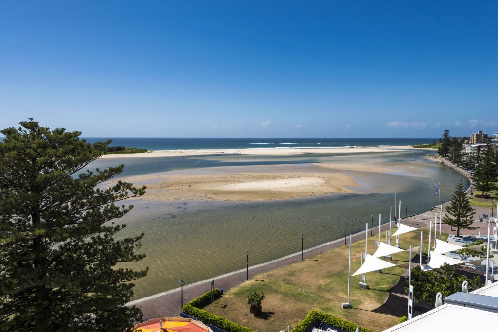 Фото Oaks Waterfront Resort