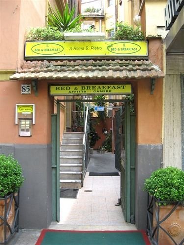 Фото A Roma San Pietro Best Bed & Breakfast
