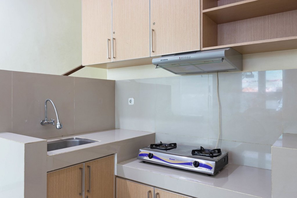 Фото Reddoorz near Gajah Mada Plaza 2