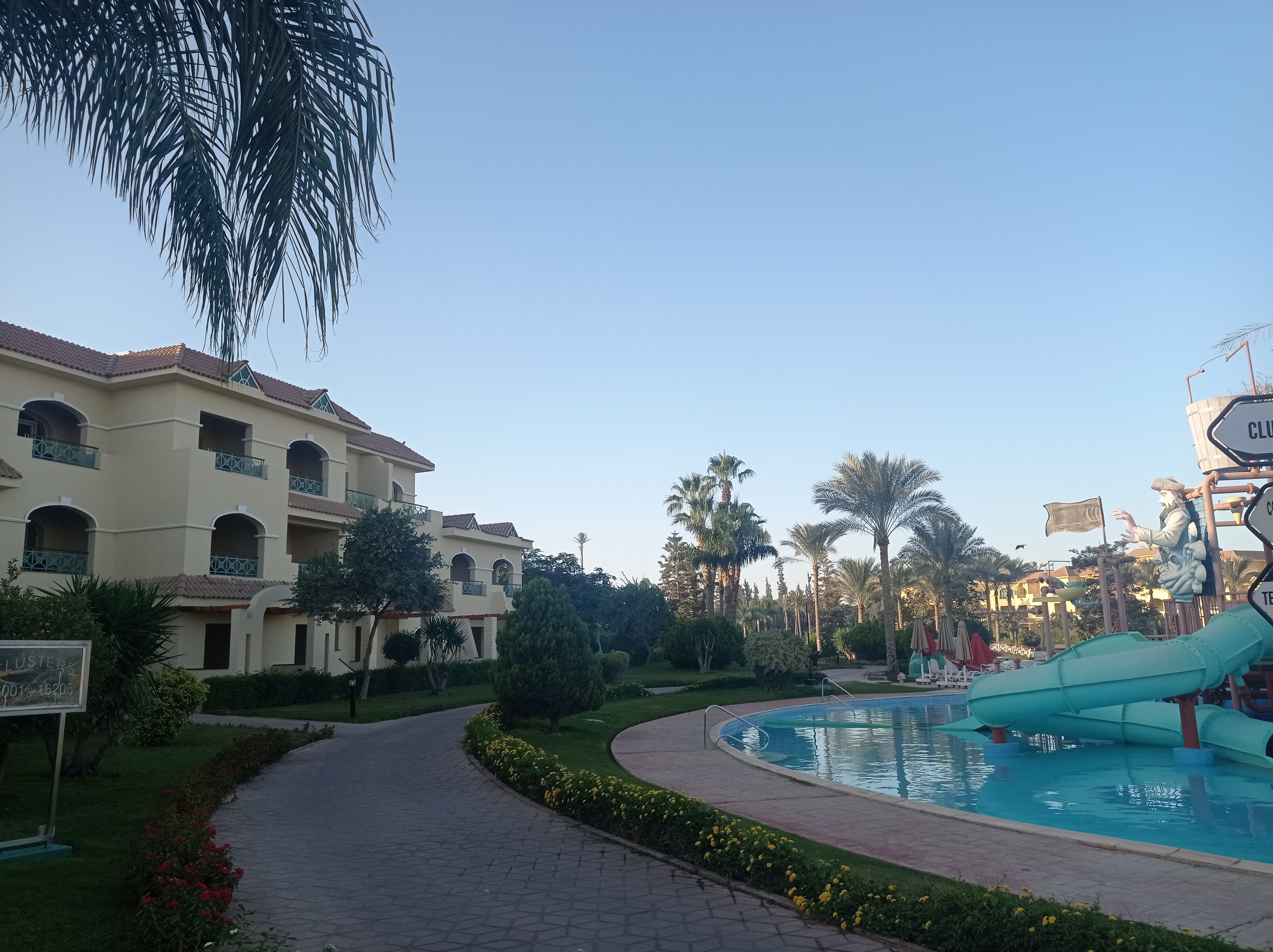 Фото Movenpick Hotel Cairo Media City