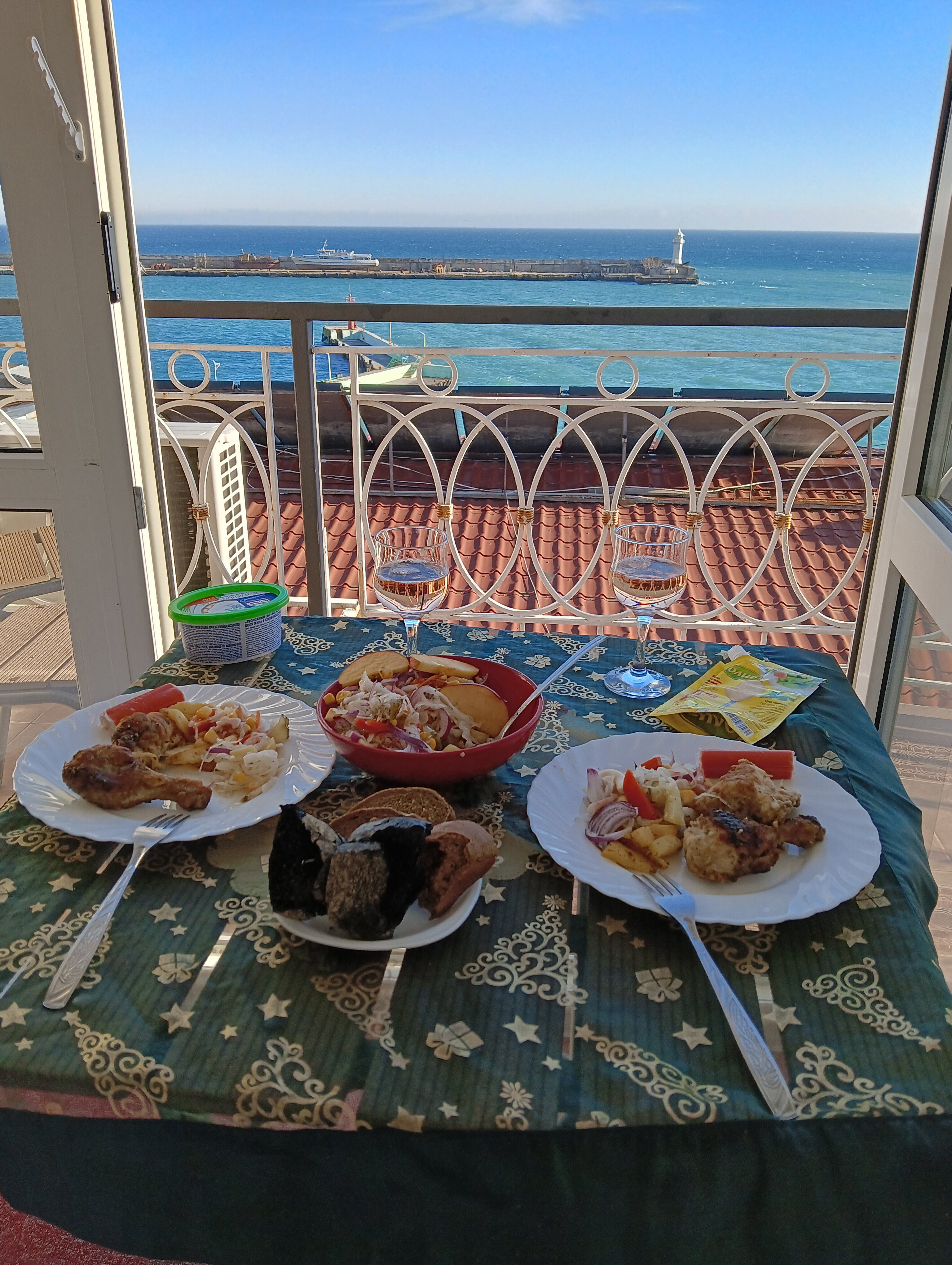 Фото Дворик на Морской