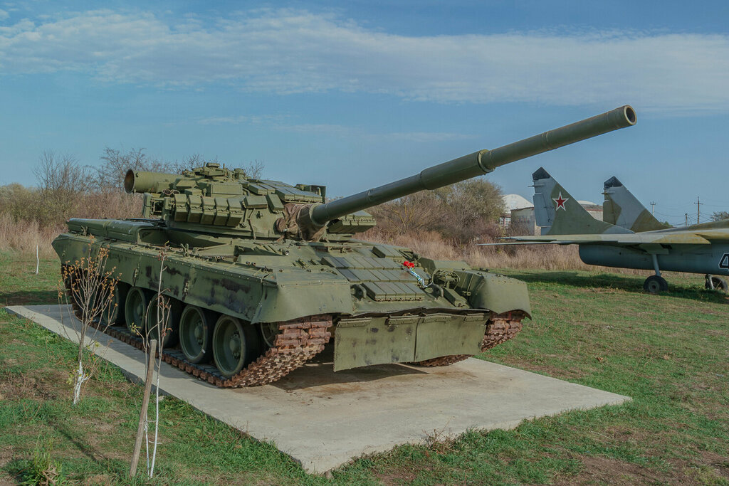 Monument to technology Основной танк Т-80БВ, Krasnodar Krai, photo