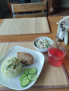У Алёны (Viciebski rajon, Mazalawski sielsaviet, M-8, 64-y kilometr), cafe