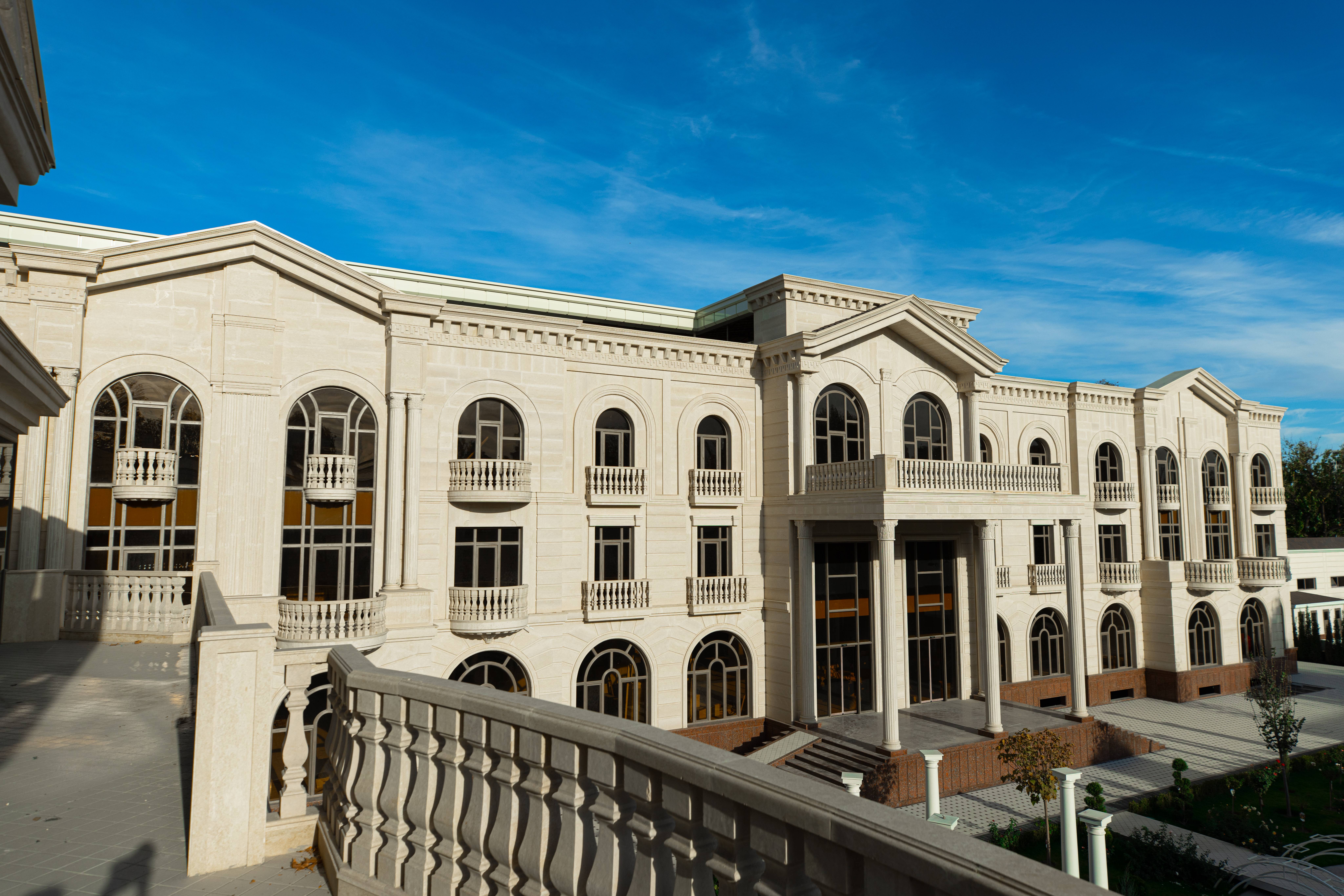 Фото Zarafshon Parkside Hotel