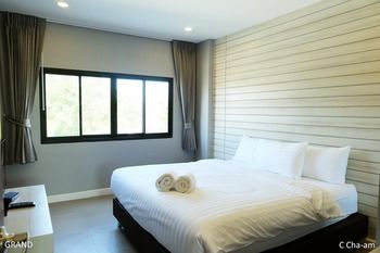 Фото C Cha-am Hotel