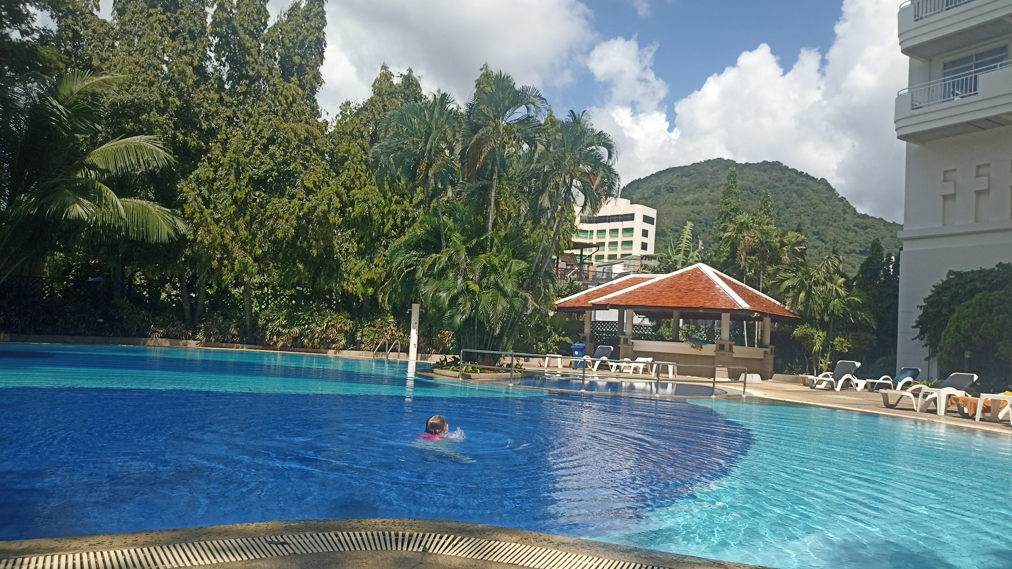 Фото Waterfront Suites Phuket by Centara