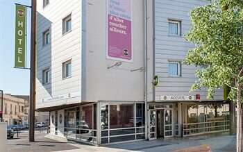 Гостиница Отель B&b Nimes Centre Arène в Ниме