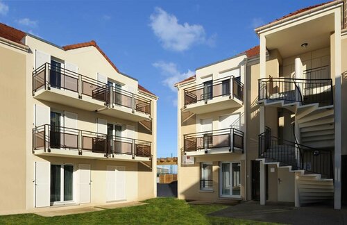 Гостиница Residhome Roissy Village в Сарселе