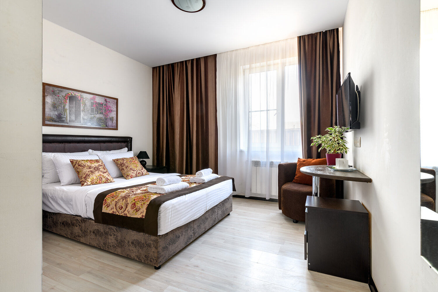 Фото отеля 2