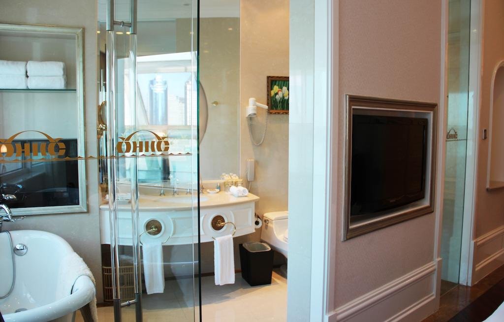 Фото Oriental Riverside Hotel Shanghai (Shanghai International Convention Center)