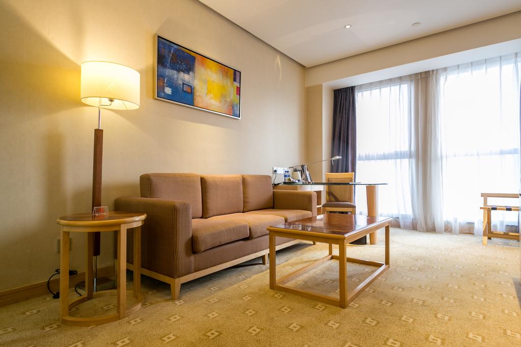 Фото Regal Jinfeng Hotel