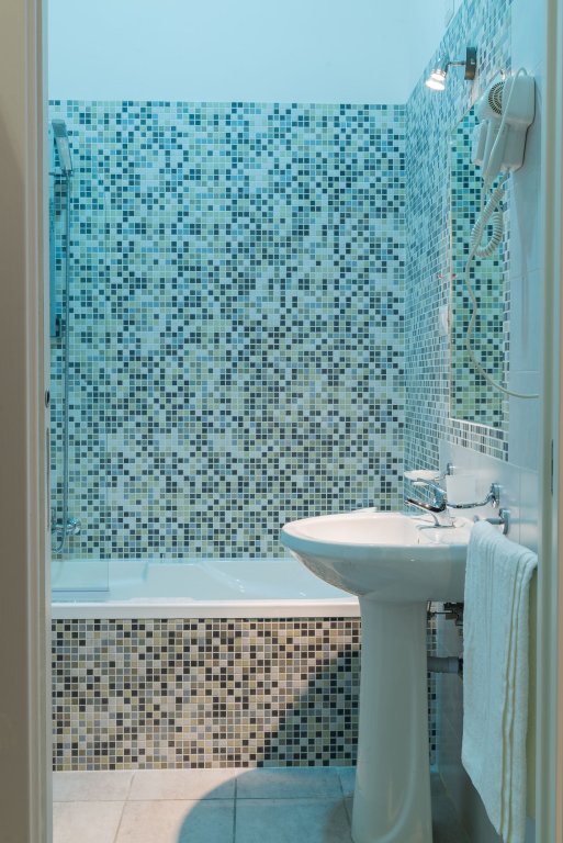 Фото Napoli's Gold Hotel