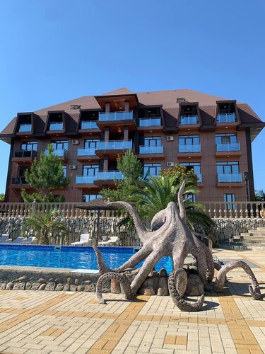 Гостиница Империя гор в Адлере