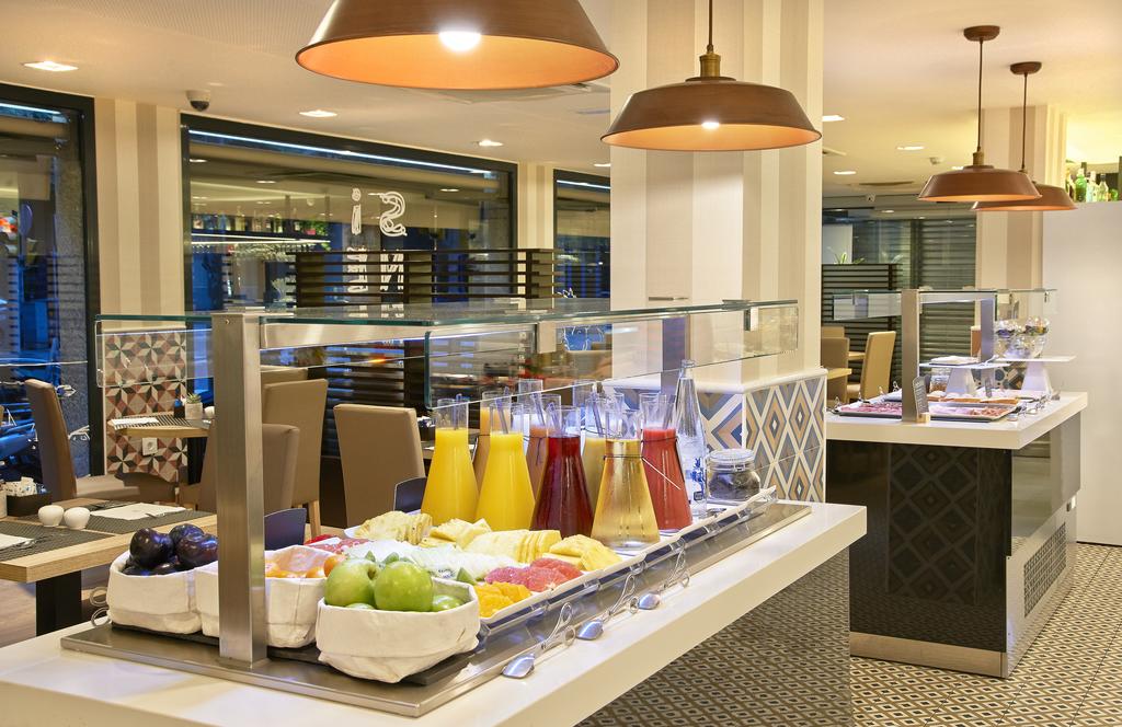 Фото Nh Barcelona Les Corts