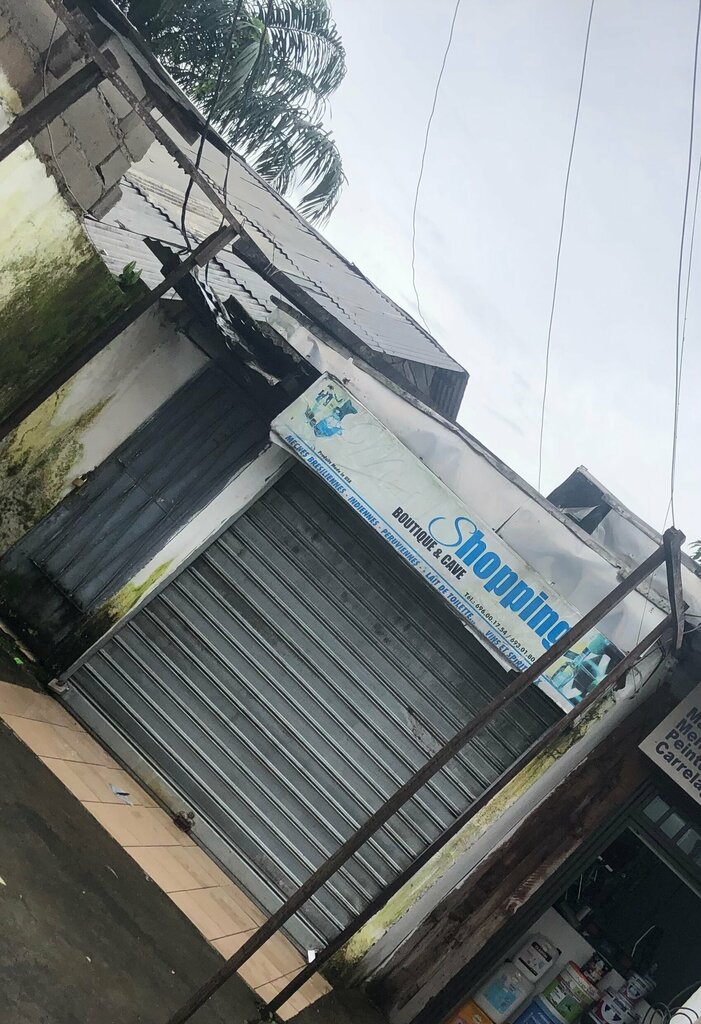 Convenience store L'Pat Shopping, Douala, photo