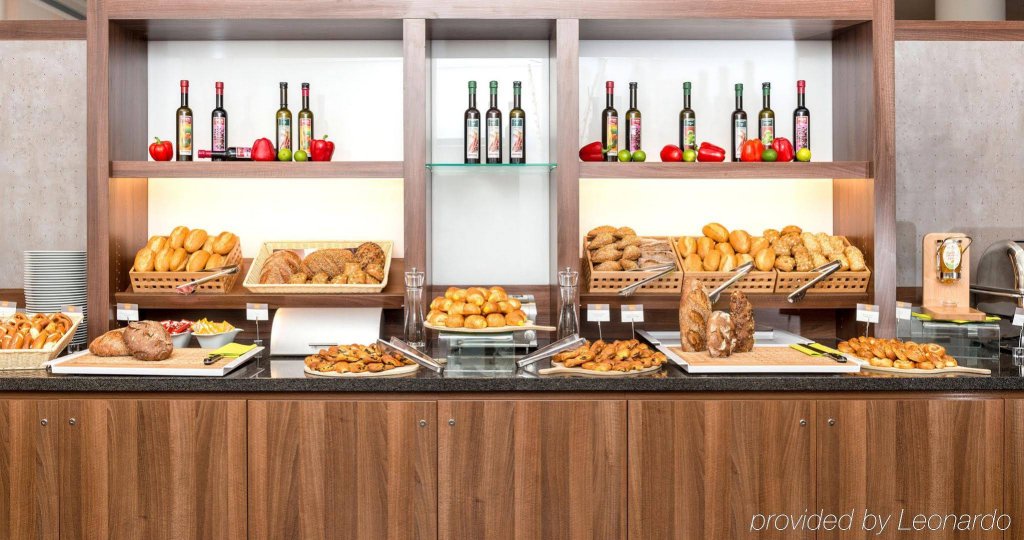 Фото Holiday Inn Express Bremen Airport, an Ihg Hotel