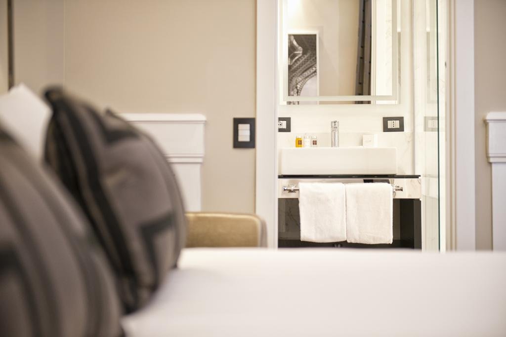 Фото The Independent Suites