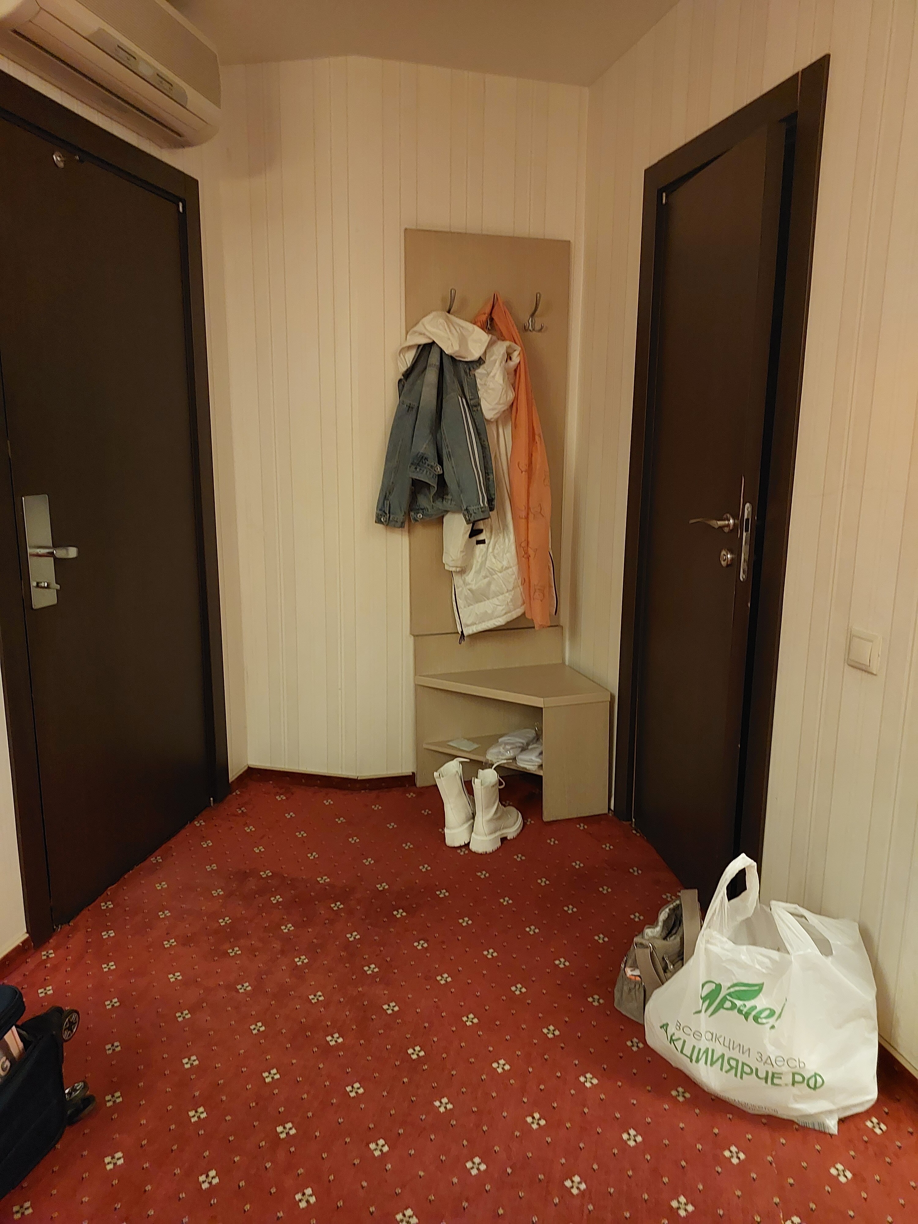 Фото Тихая площадь