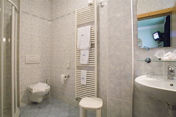 Фото Hotel Garni La Suisse