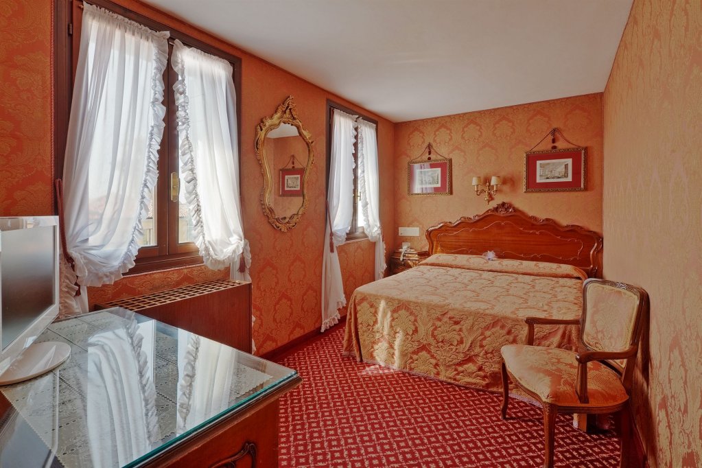 Фото Antica Locanda Sturion - Residenza d'Epoca