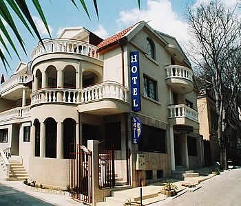 Фото отеля 1