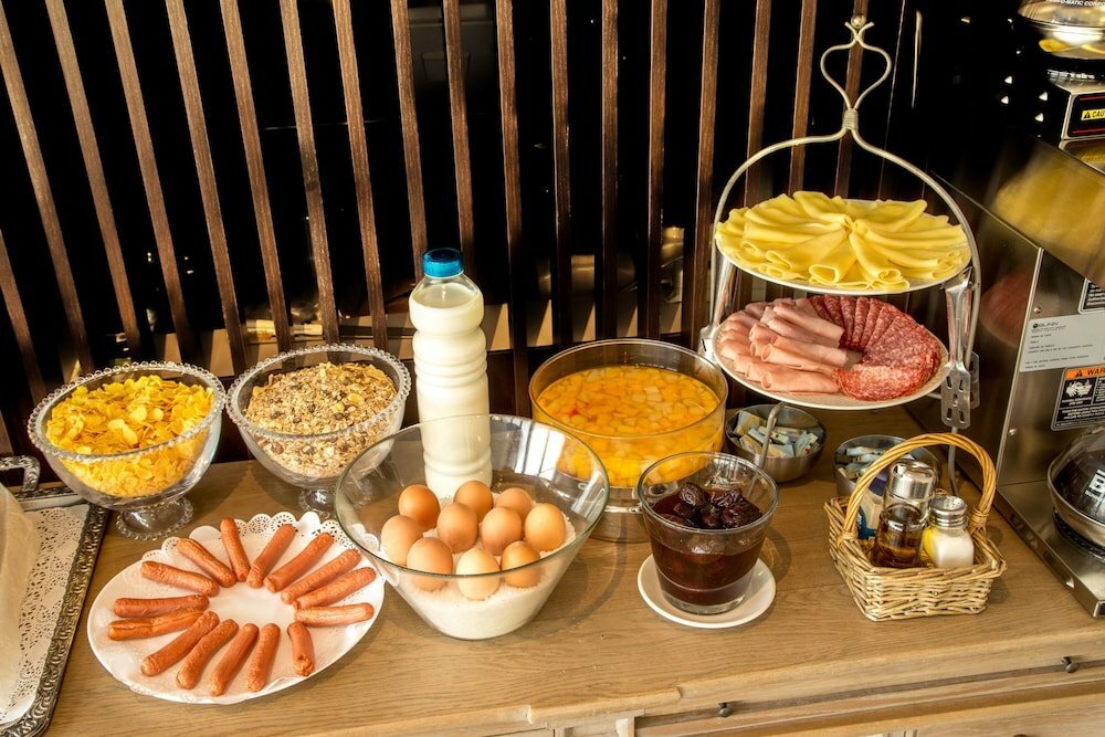 Фото The B Place Hotel