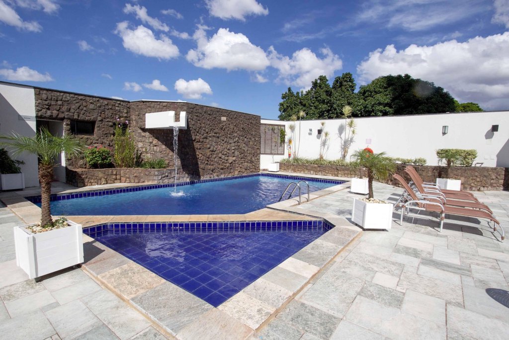 Фото Bristol Exceler Plaza Hotel