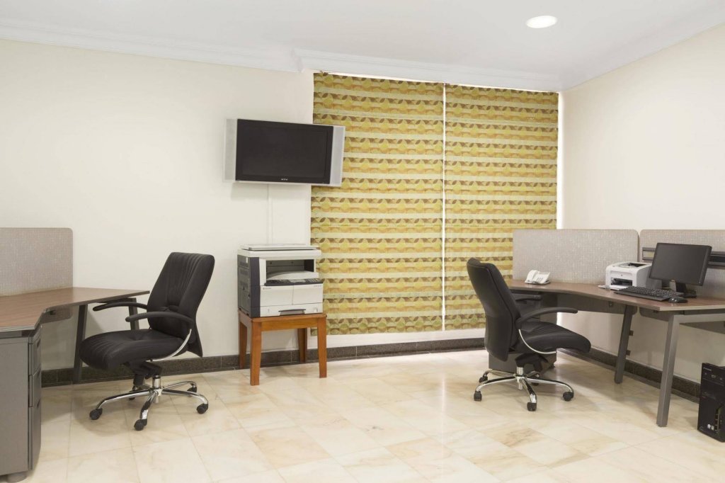 Фото Ramada Al Qassim Hotel And Suites