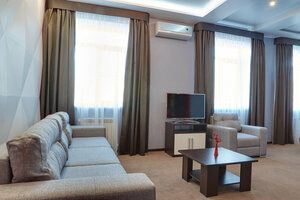 Семь королей Prestige Hotel