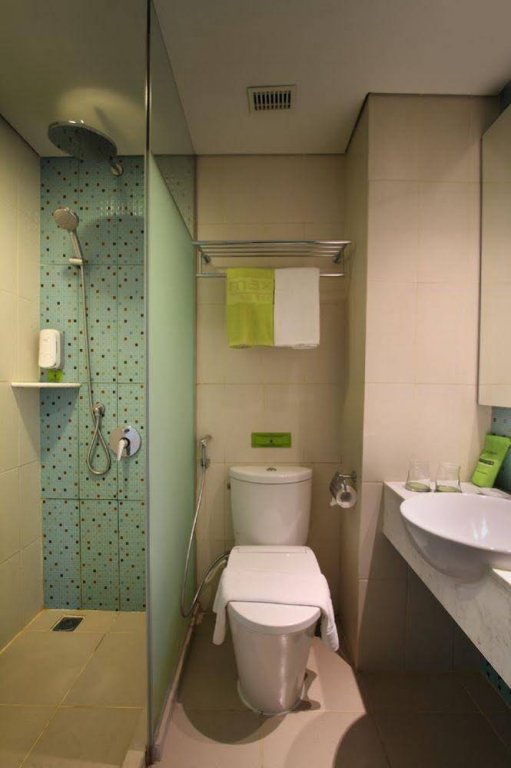 Фото MaxOne Hotels at Pemuda