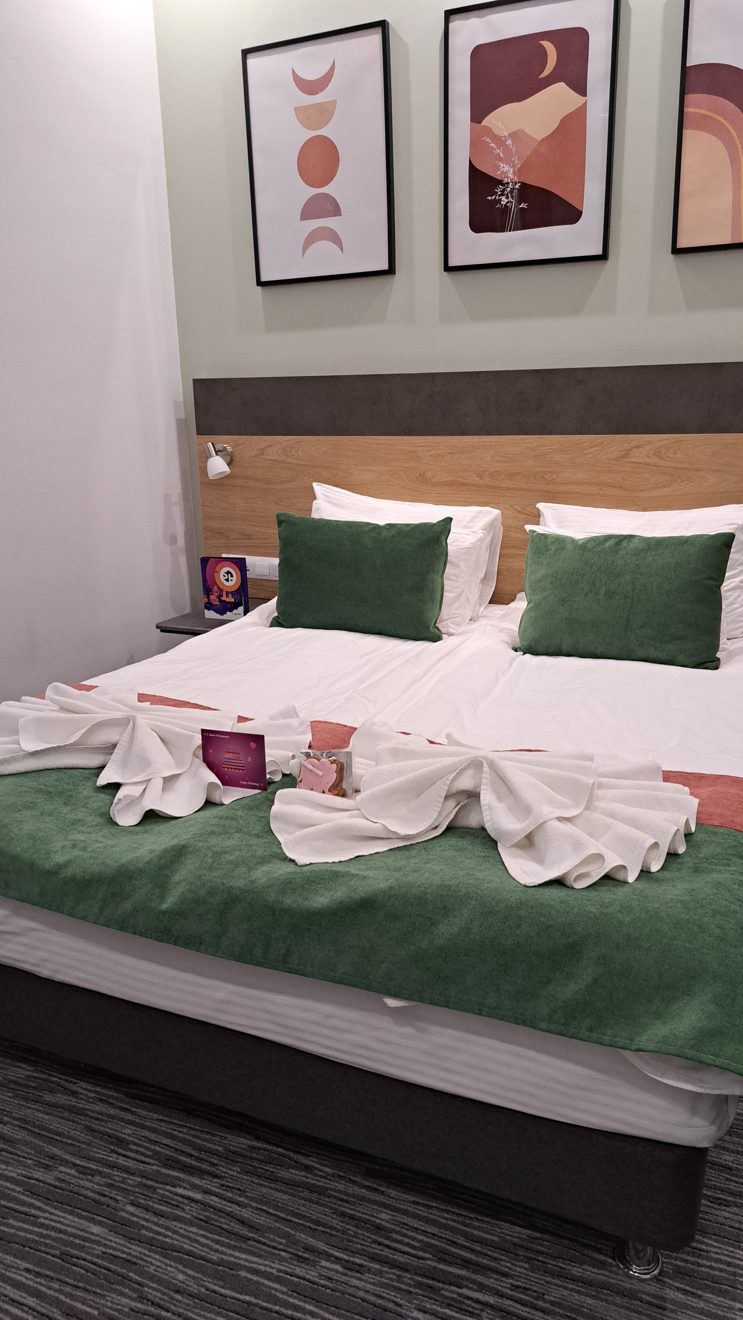 Фото Station Premier S12