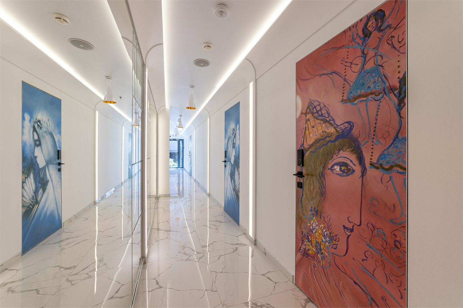 Фото Шагал по Красной площади