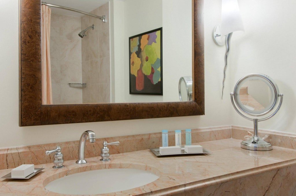 Фото Hilton Los Angeles North/Glendale & Executive Meeting Ctr