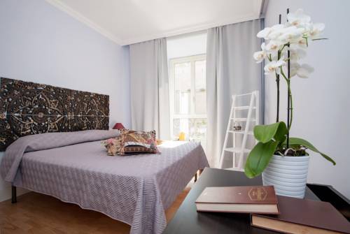 Фото Rhome Hosting GuestHouse